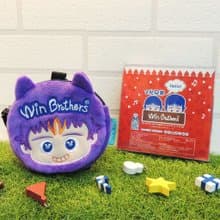 小允絨毛大頭手拿包-聖誕包裝版 winbrothers coin wallet doll (S-win MAX's)