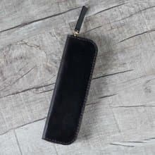 碳黑色硬挺立體植鞣真皮革筆袋