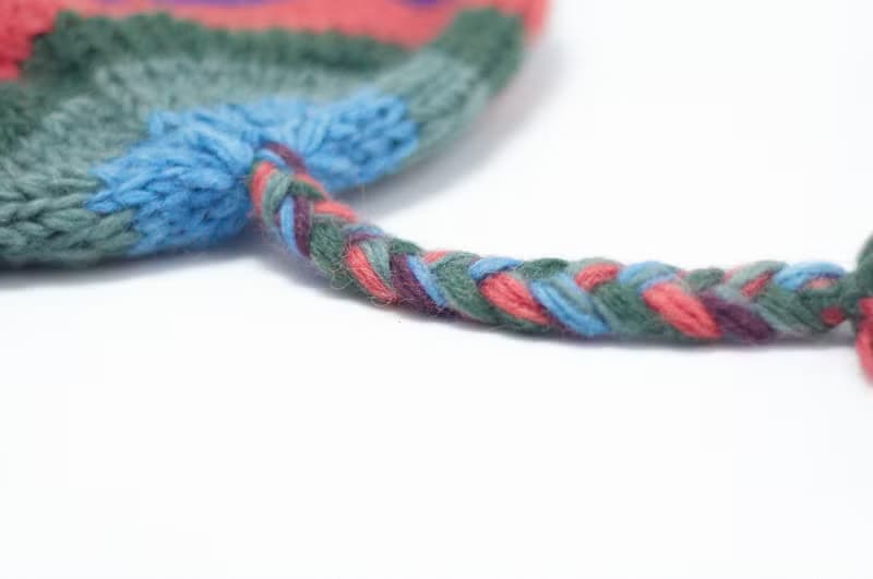 情人節 手工針織羊毛帽 / 手工內刷毛針織帽 / 飛行毛帽 / 針織毛帽 / 毛線帽 - 東歐風幾何圖案 ( 手工限量一件 )