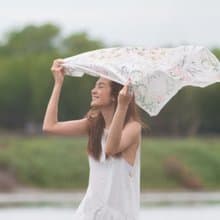 經典花采系列 - 雪白茉莉花手工圍巾Classic flower Collection - Soft White Colour - Jasmine Flower