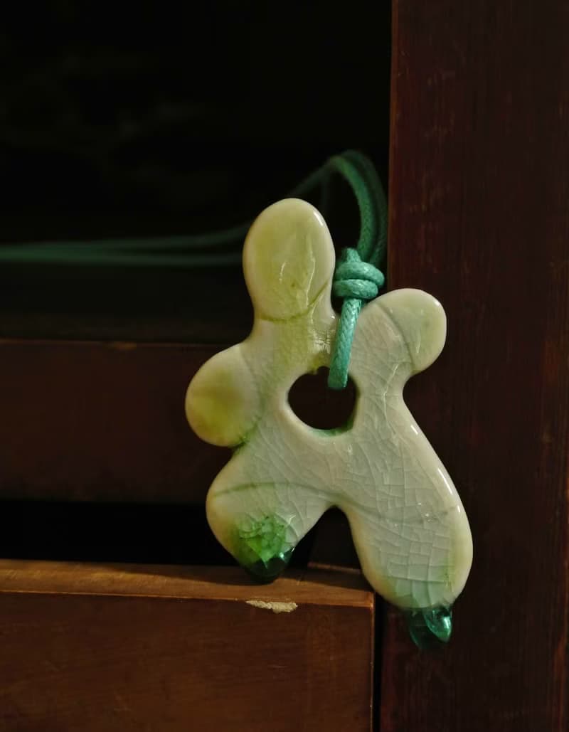 【 T - C 】項鍊 日本白瓷 瓷器  限量 自然釉色 無限看不膩色調 攝氏1350高溫燒製