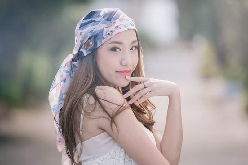 快樂動物的演奏會 - 手工圍巾/絲巾(經典奶油色) 內含 4 張水彩明信片（We are happy animal scarf (Classic Cream colour)
