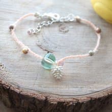 KNIT WITH LOVE 異色六角淡綠色螢石配銀松果 粉紅色手編手鍊