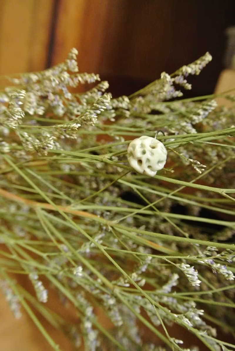 【 T - C 】耳環 日本白瓷 瓷器  限量 自然釉色 無限看不膩色調 攝氏1350高溫燒製