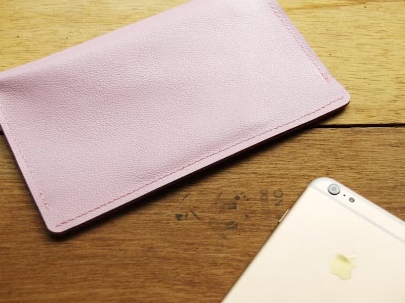 iPhone 16 Pro Max / i16 Plus 真皮手機套(英文刻字/禮物包裝)