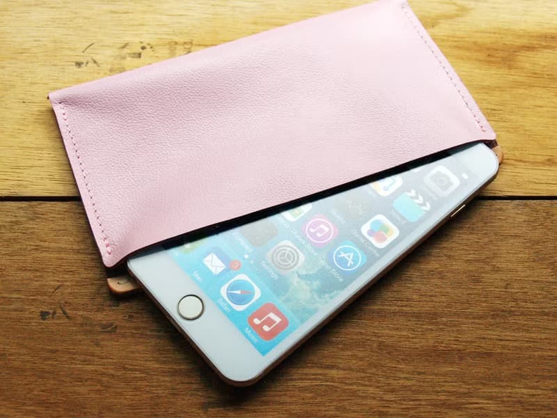 iPhone 16 Pro Max / i16 Plus 真皮手機套(英文刻字/禮物包裝)