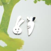 免費改夾式【小白兔與紅蘿蔔】兔子/純銀/不對稱耳環/動物/耳夾