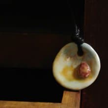 【 T - C 】項鍊 日本白瓷 瓷器  限量 自然釉色 無限看不膩色調 攝氏1350高溫燒製