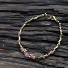 人際關係愛情 ∣ 草莓晶 月光石 助業績 事業運 手鍊