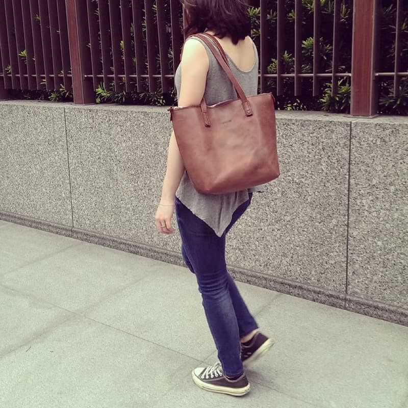拉鏈托特包 tote / 肩背包 / 手提包 -- 深咖啡色