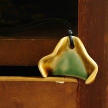 【 T - C 】項鍊 日本白瓷 瓷器  限量 自然釉色 無限看不膩色調 攝氏1350高溫燒製