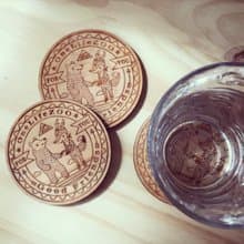 【2入】台灣檜木杯墊 天然實木 入厝禮物 / 動物好朋友 /