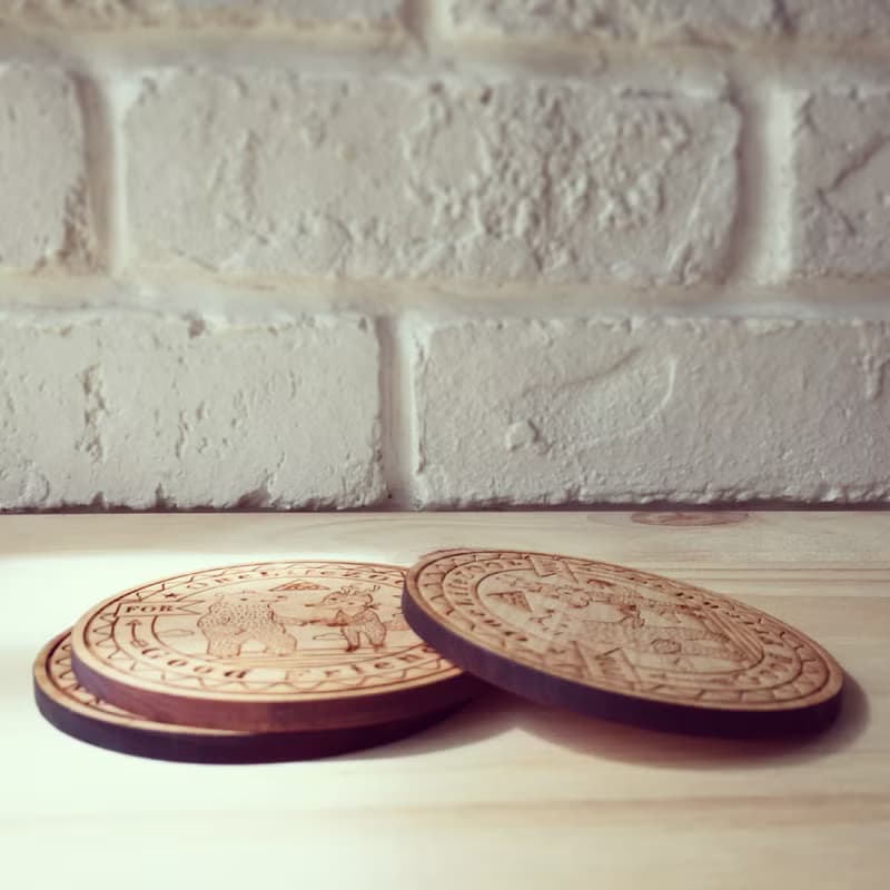 【2入】台灣檜木杯墊 天然實木 入厝禮物 / 動物好朋友 /