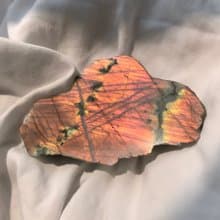 拉長石 罕有天然 雲朵 玫瑰金粉紅色金 雙面光 手握 手把玩 水晶