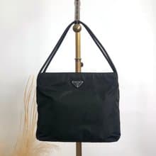 【 日本直送　名牌中古包 】PRADA プラダ ショルダーバッグ ブラック トライアングルロゴ ナイロン セミショルダーバッグ vintage cdactr