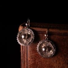 1890s 英國 維多利亞時代晚期 純銀雛菊點心耳針