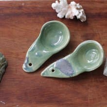 純手捏深綠色小鳥形象陶瓷湯匙/陶匙(1對)