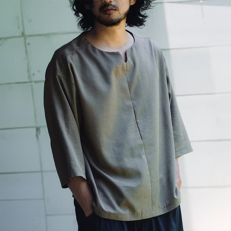 TENCEL-小U開領合摺上衣