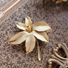 美國西洋古董飾品 /  Ecco啞光大葉脈金漾邊胸針/別針/復古首飾