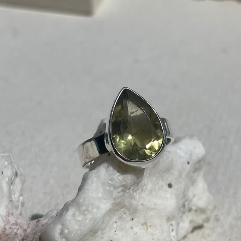 綠梨戒指,綠石英戒指,綠石英銀戒指,純銀
