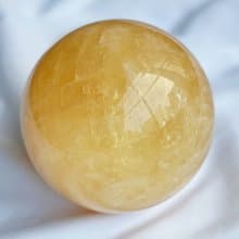 Crystal Corner 隅石丨金色及時雨丨天然黃方解球丨水晶球183/184