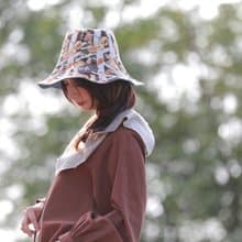 手工雙面漁夫帽/寬帽簷/大帽簷/遮陽帽/卡其色/樹林間的小松鼠