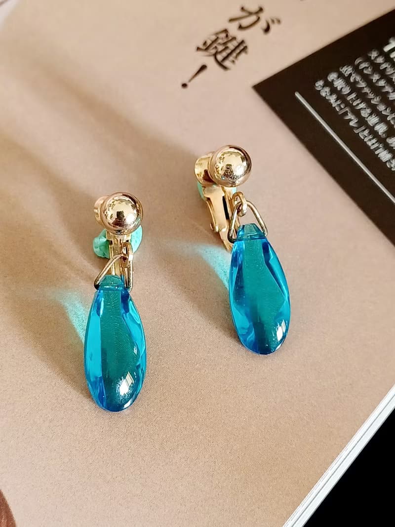 vintage jewelry  AVON 晶瑩藍光仿石垂墜 夾式耳環
