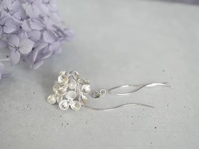 花束ピアス（片耳）シルバー　紫陽花