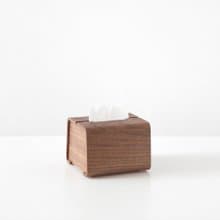 Tetrad 手工木製面紙盒 S | 胡桃木