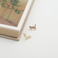 stretching cat post earring in gold l minimalist animal jewelry
