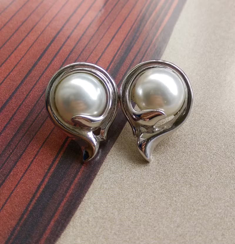 Vintage Jewelry 西洋古董飾品 銀色調 優雅仿珠 針式耳環