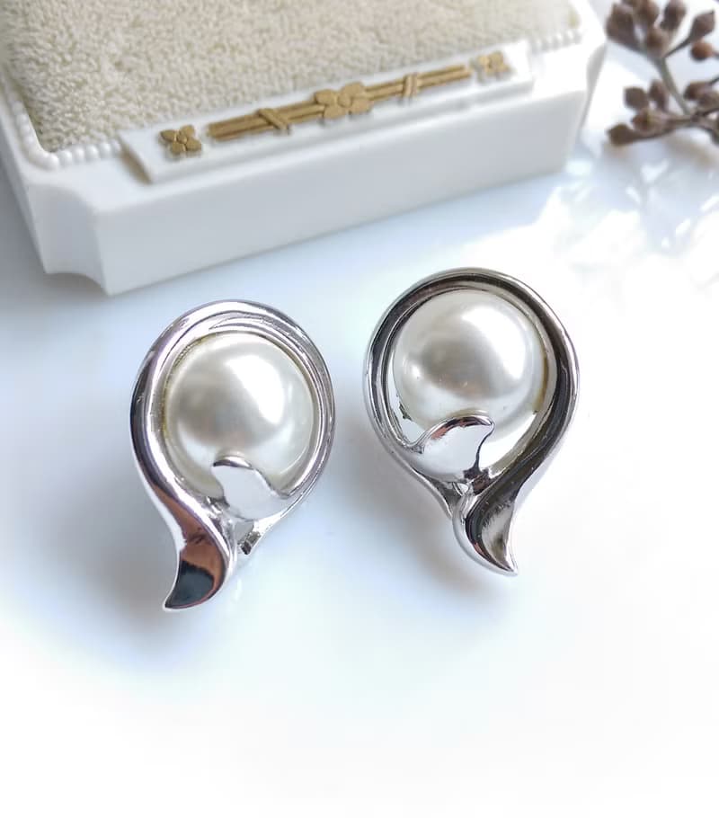 Vintage Jewelry 西洋古董飾品 銀色調 優雅仿珠 針式耳環