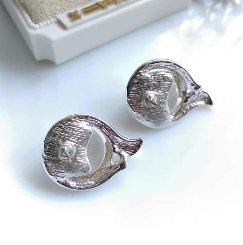Vintage Jewelry 西洋古董飾品 銀色調 優雅仿珠 針式耳環