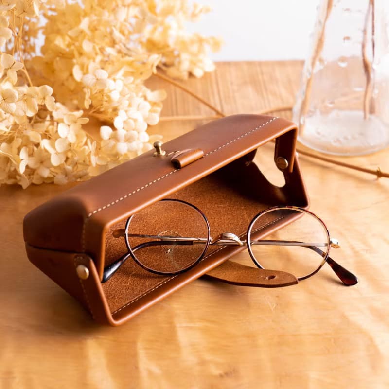 Paka-glass Slim #Navy イタリアンレザーの眼鏡ケース【入学祝】【就職祝】【カスタム可能なギフト】