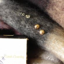 老又好美國製金色不規則表面圓球針式耳環 Sarah Cov P478