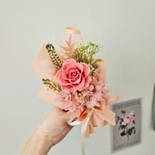 奶油風甜蜜粉永生玫瑰小花束 永生花束 萬用花束 情人花束