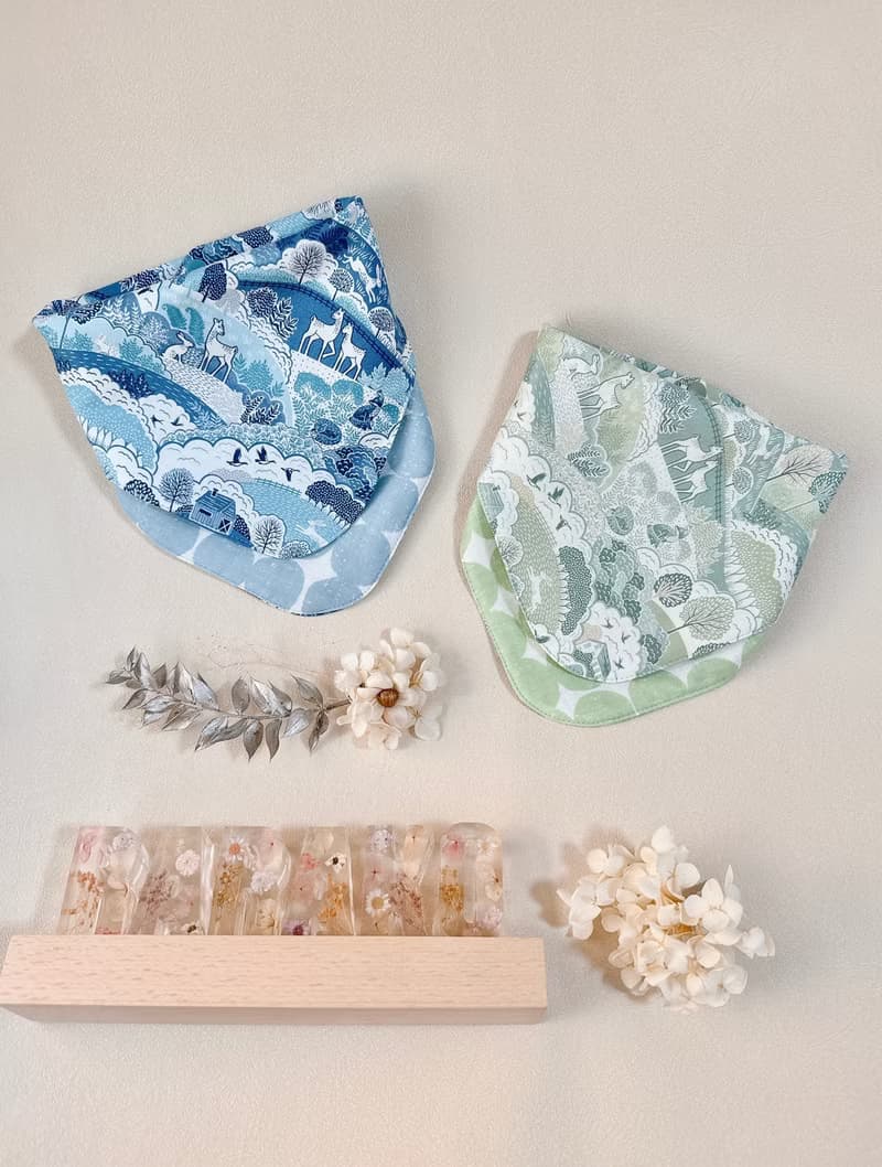 。山丘。手作圍兜 手帕式領巾圍兜 夏季手巾 汗巾 寶寶彌月 週歲