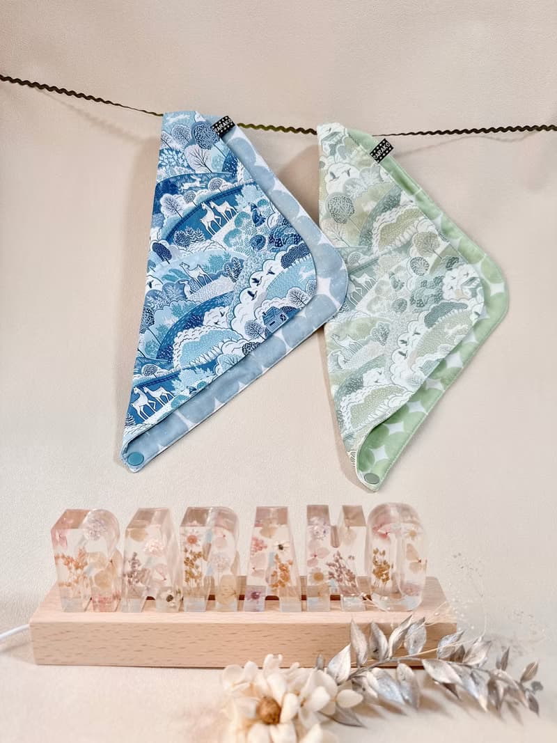 。山丘。手作圍兜 手帕式領巾圍兜 夏季手巾 汗巾 寶寶彌月 週歲