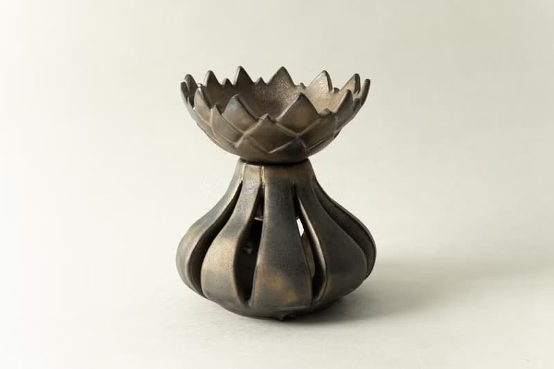 Golden Tulip  ペットボウル　食器スタンド　小型犬　中型犬　ネコ　陶器