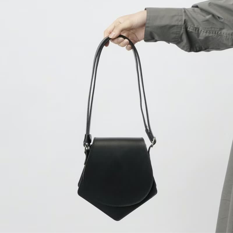 【leather shoulder penta black】レザー/ショルダーバッグ/ハンドバッグ/五角形