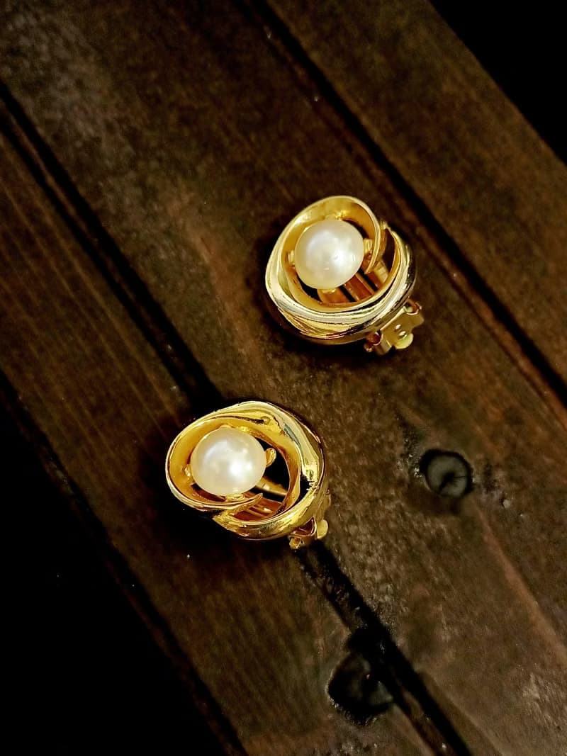 vintage jewelry  MARVELLA  古董金色迴旋珍珠 夾式耳環