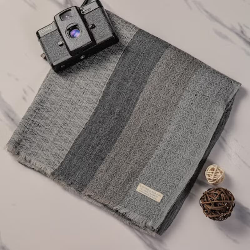 Cashmere羊絨圍巾/披肩 無染原色 灰黑條紋 戒指絨 輕柔保暖