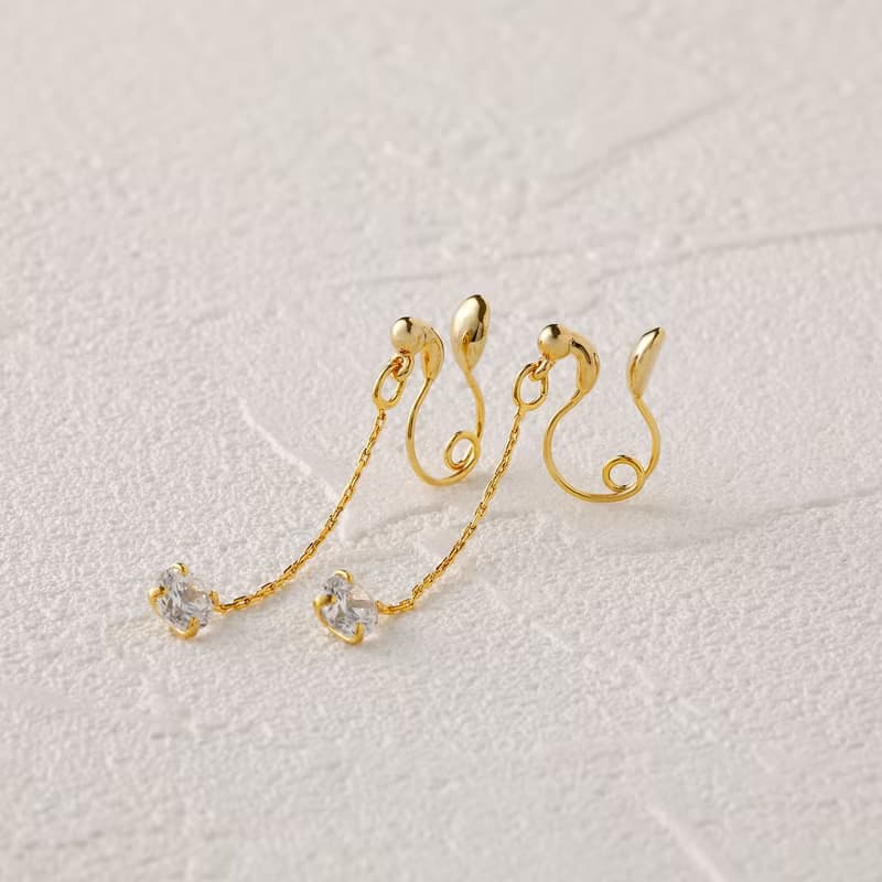 swing gems GD ―煌めき揺れるループフィットイヤリング　ゴールド