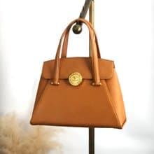 【 日本直送　名牌中古包 】VALENTINO GARAVAN ヴァレンティノガラヴァーニ ハンドバッグ キャメル メダル レザー vintage yg5ysc