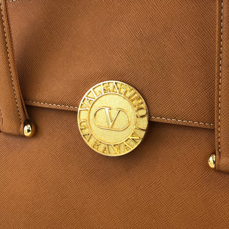 【 日本直送　名牌中古包 】VALENTINO GARAVAN ヴァレンティノガラヴァーニ ハンドバッグ キャメル メダル レザー vintage yg5ysc