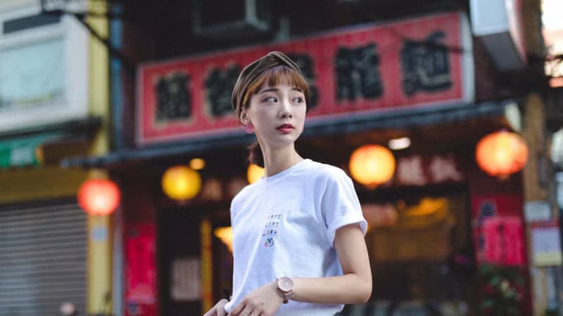 Love and Peace  彩虹刺繡Tee