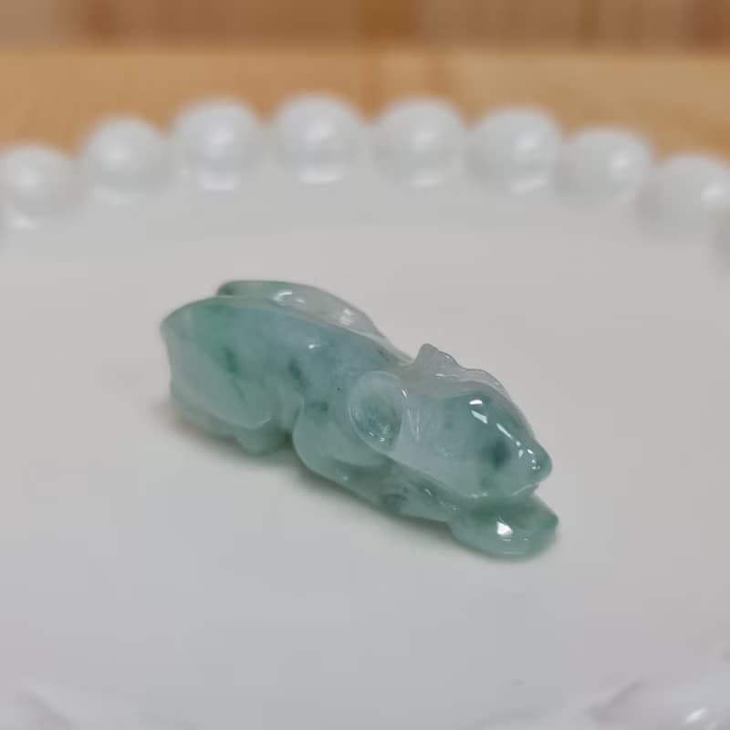 老種晴底綠飄花錢鼠 | 天然緬甸玉A貨翡翠