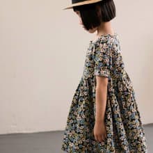 簡衣櫥 | 夏裝 | 方領澎澎袖印花洋裝