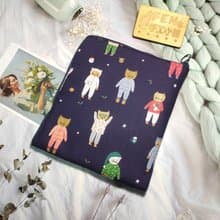 袋物系列-美國限量棉布貓咪睡衣派對L型拉鍊袋鋪棉-電子書保護套
