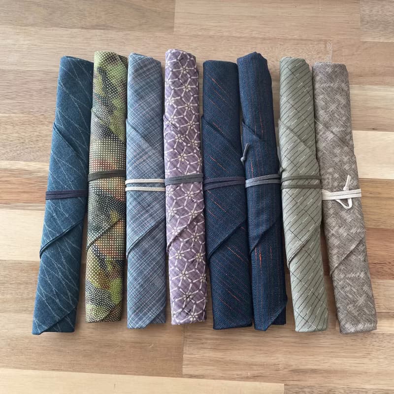 【1点もの】着物地ので作る箸袋・カトラリーホルダー -ウール着物地 紺に所々に赤の横糸 L